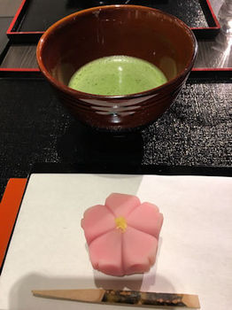 2017-04-02 13.52.28和菓子と抹茶.jpg